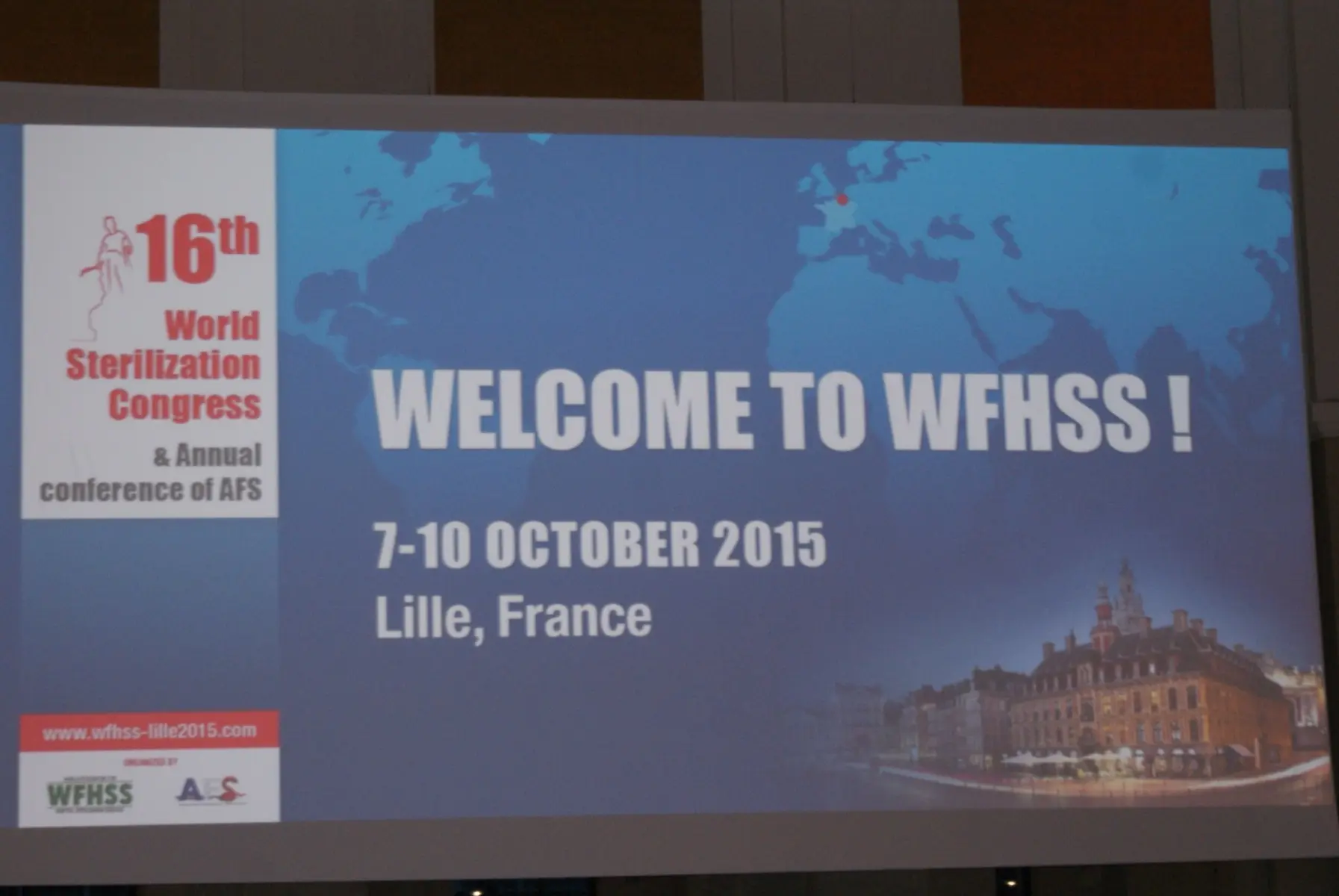 تابلوی خوشامدگویی شانزدهمین کنگره جهانی استریلیزاسیون WFHSS 2015 در لیل فرانسه، حمید زارع